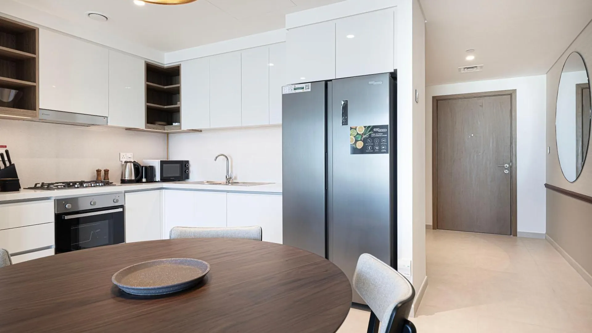 Downtown Chic 2 Bedroom Apartment I Dubai Mall Access I Views Of Burj Khalifa From Pool I Free Parking, Gym, Pool & Wi-Fi I By Meerak Ηνωμένα Αραβικά Εμιράτα